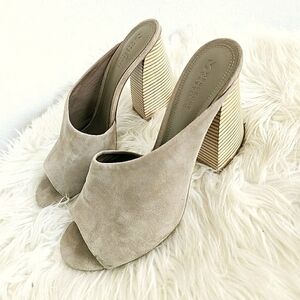 Mercedes Castillo Block Heel Gray Suede Sandal. BrazillianShoe. Women's Sz 11 🌴